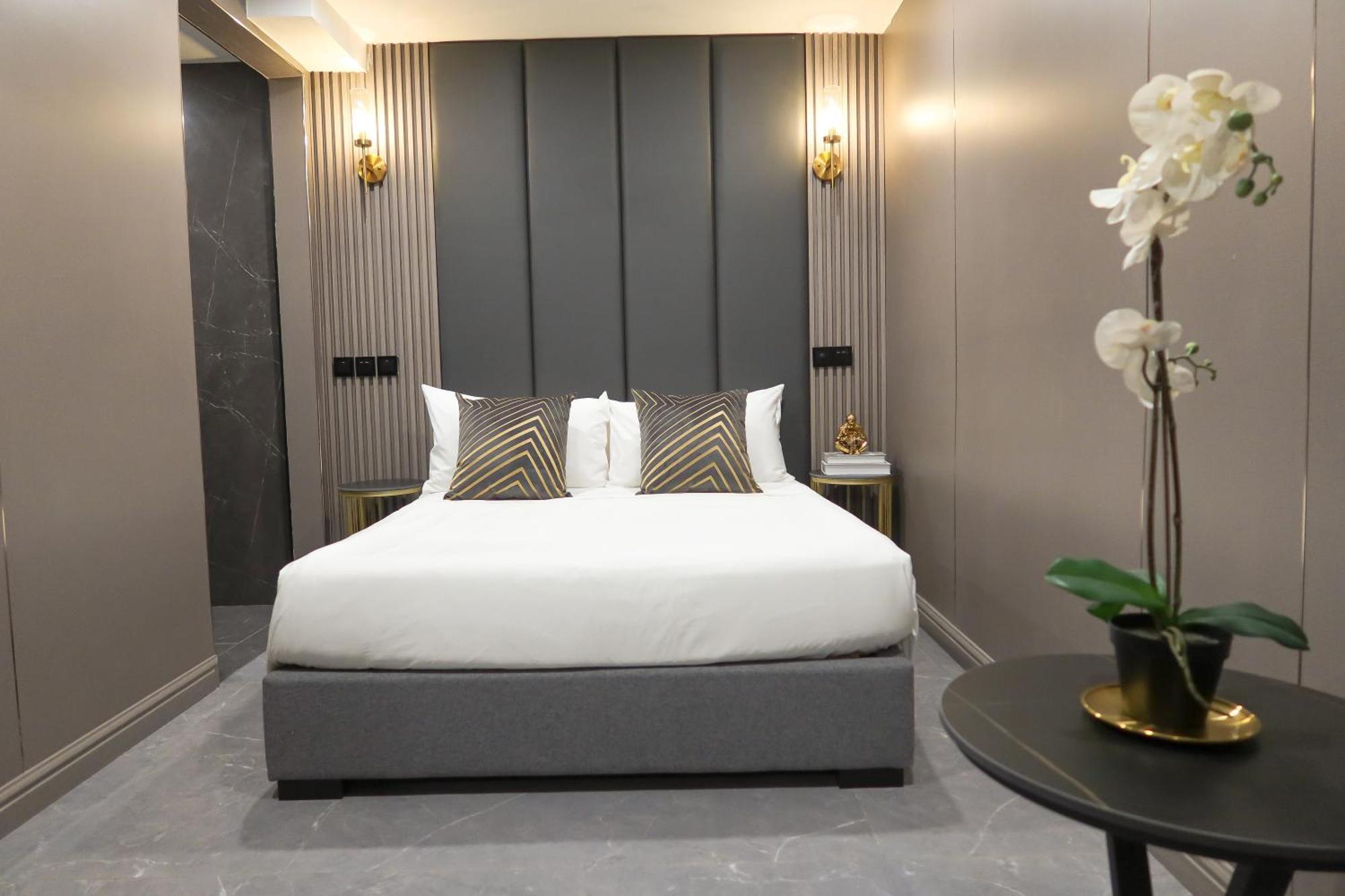 R Residences Pangsapuri Singapura